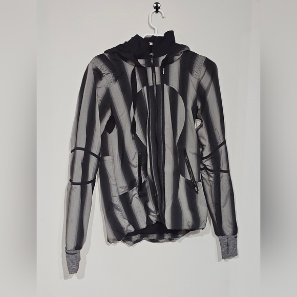 Lululemon: Track and Field Jacket - Black gray Striped Size 6-8 - Picture 1 of 6